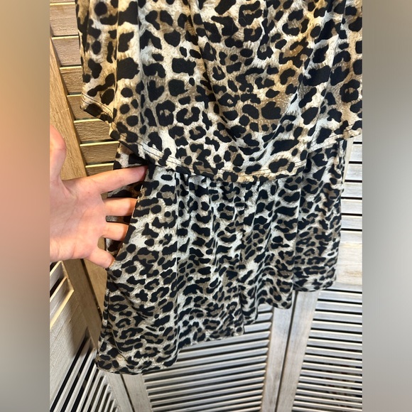 Davi & Dani Leopard Print Strapless Shorts Romper - Picture 3 of 8